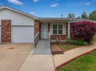 302 Oak Ridge Pkwy, Arnold, MO 63010