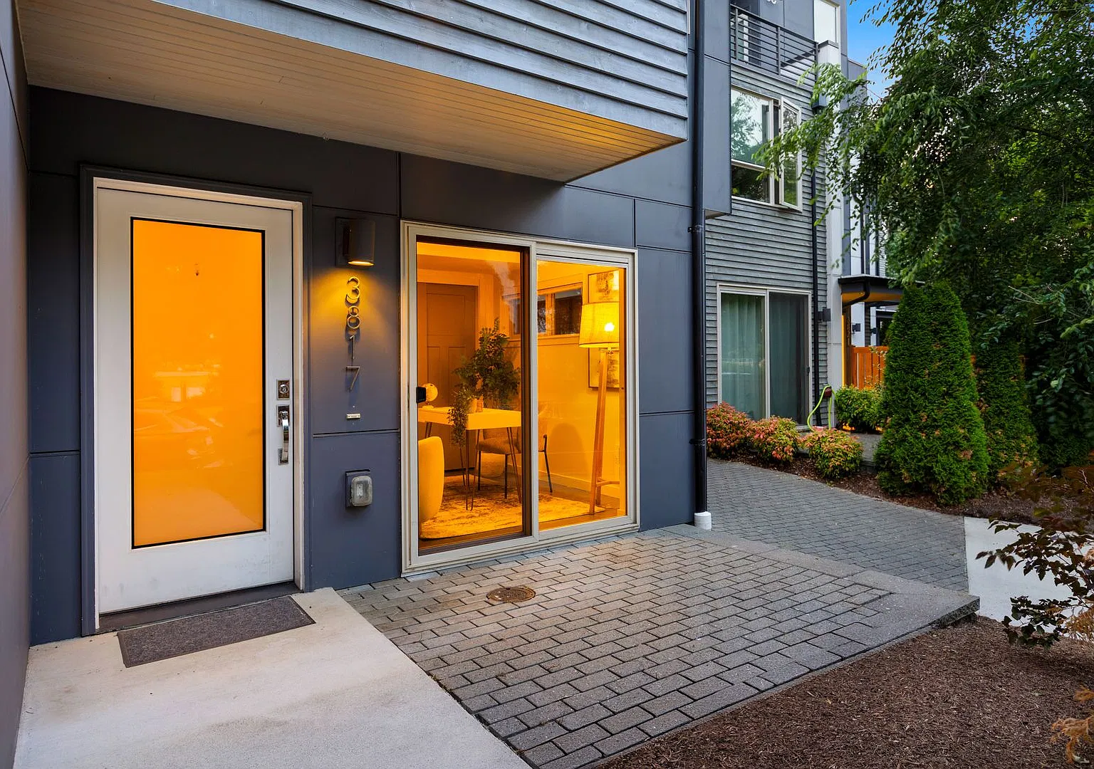 2Bd/1.75Ba Seattle Townhome — Photo 2