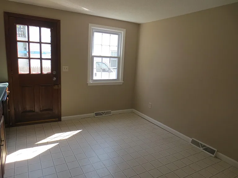 5 Pine St #B — Photo 7