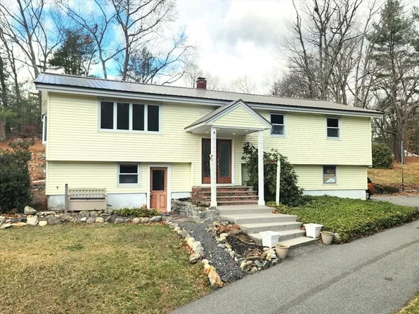 11 Clover Cir, Andover, MA 01810
