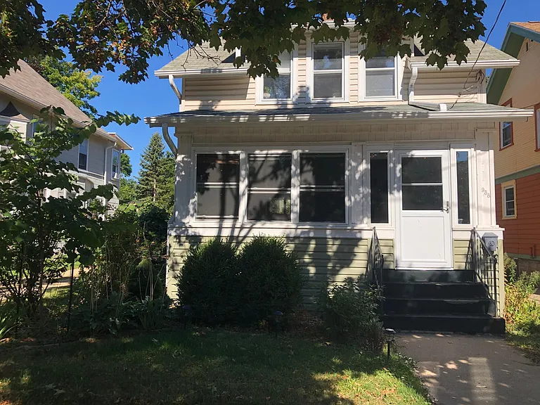 938 E Mifflin St — Photo 21