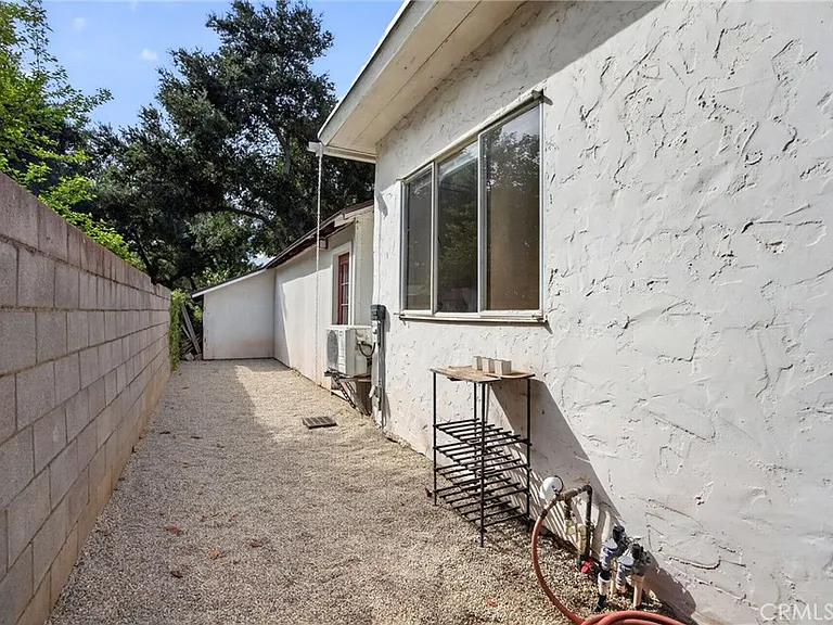 223 N Padre Juan Ave — Photo 31