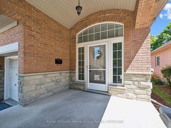 3rd image of 6 Parkside Dr