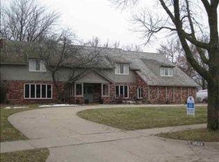 9623 Harney Pkwy S, Omaha, NE 68114