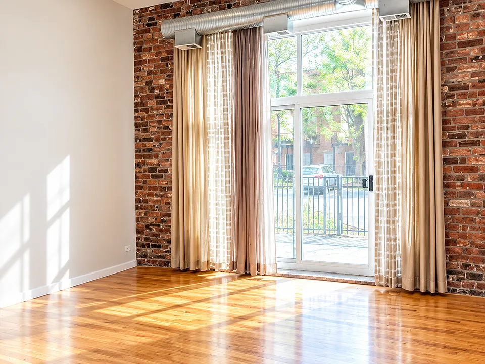 1844 S Michigan Ave #104