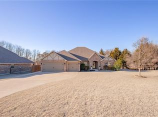 1101 Frontier Cir, Edmond, OK 73025