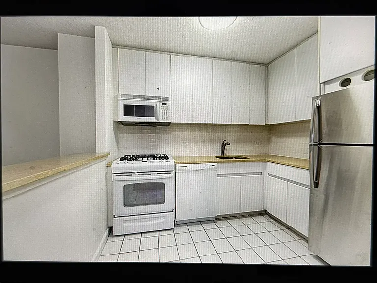 22 W 15th St #3G — Photo 4