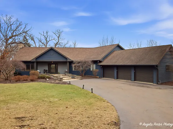 200 Hollow Way, Ingleside, IL 60041