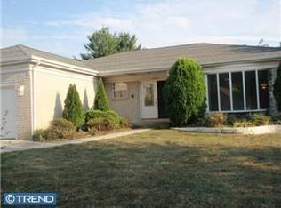 17 Lakeview Dr, Cherry Hill, NJ 08003