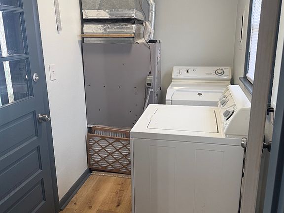 3rd image of 1701 W 1st St
