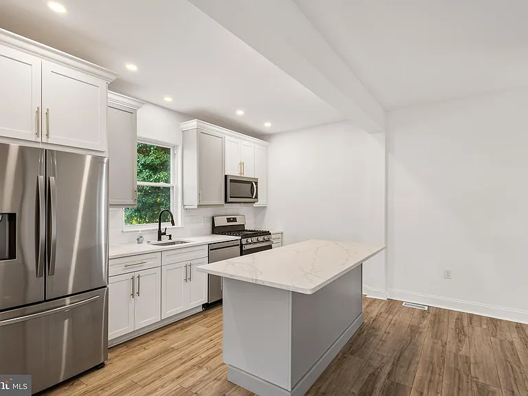 118 Turner St — Photo 5