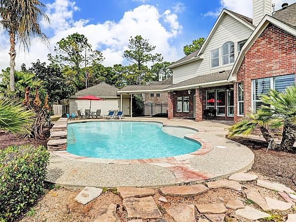 4th image of 402 Trail View Way