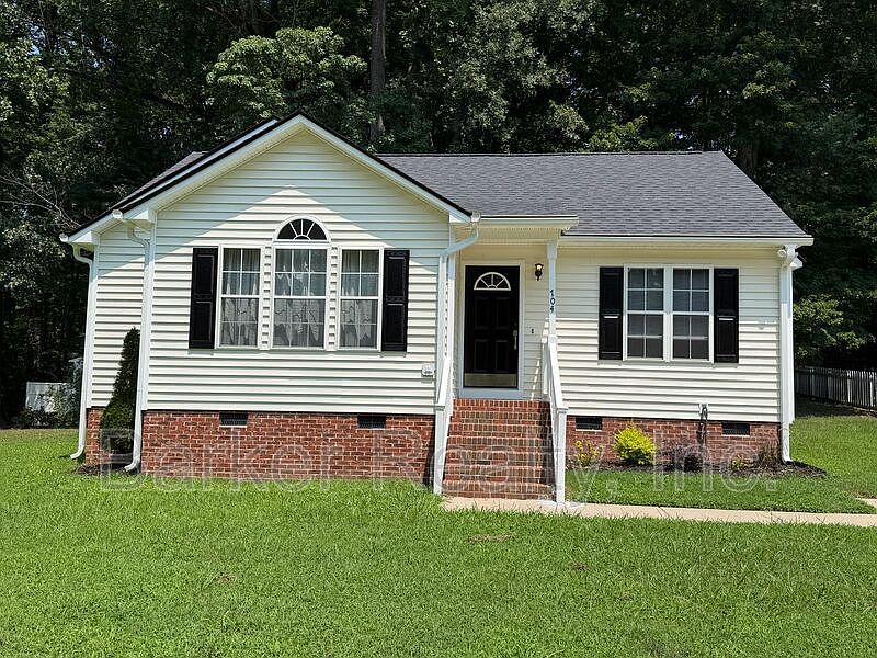 1st image of 704 Southampton Dr