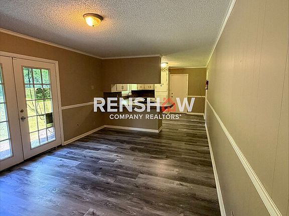 2nd image of 16 Twin Oaks Pl