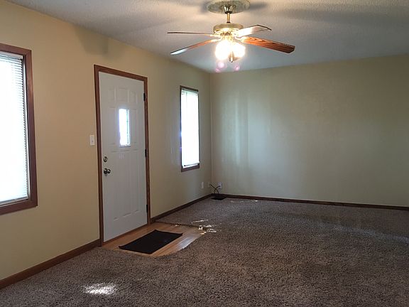 Front Entry / Living Room 