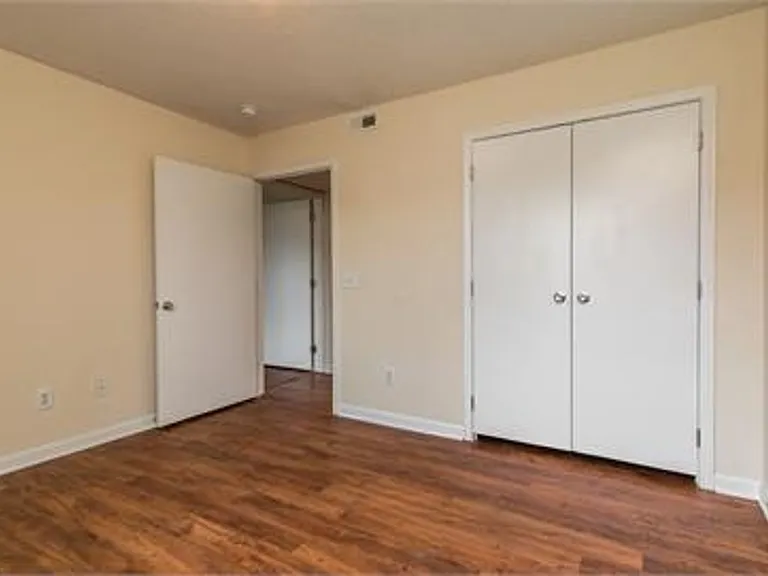 111 Park Hill Ln — Photo 5