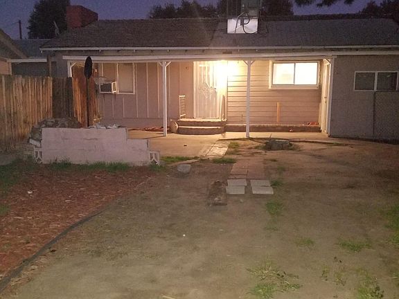 3rd image of 26455 Yale St