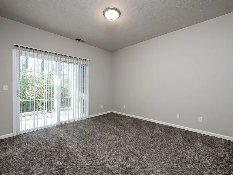 Mansion Row - Where Historic Charm Meets Modern Convenience! — Photo 22
