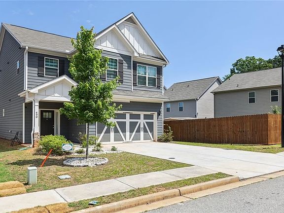 3rd image of 490 Omnia Ridge Way