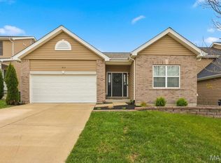 5242 Footpath Ct, Eureka, MO 63025