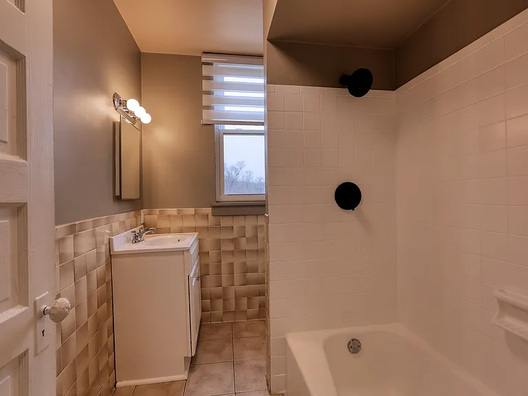 403 Wall Ave #AVENUE2 — Photo 6