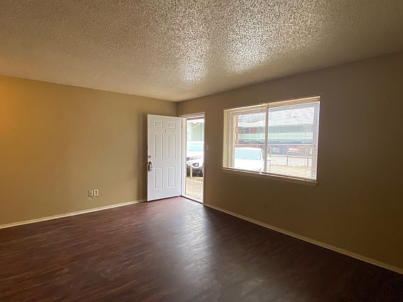 2nd image of 514 S Bois D Arc Ave #8