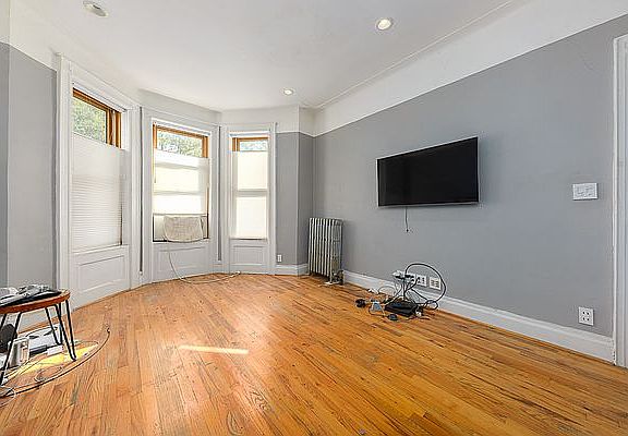 2nd image of 183 Sterling St #2