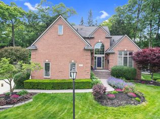 3473 Warwick Dr #33, Rochester, MI 48309