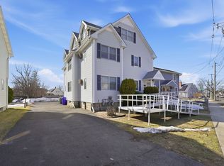 890-892 Saint James Ave, Springfield, MA 01104