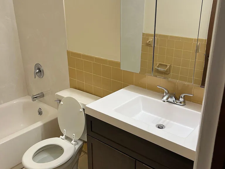 1039 E Elm St #1 — Photo 11