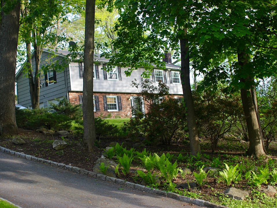 1st image of 2 Westview Dr