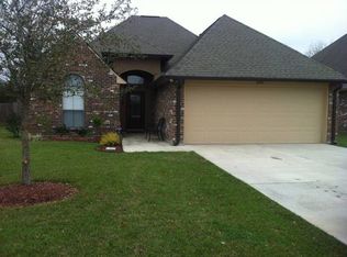12230 Spring Valley Dr, Geismar, LA 70734