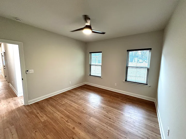 521 N Linwood Ave — Photo 20