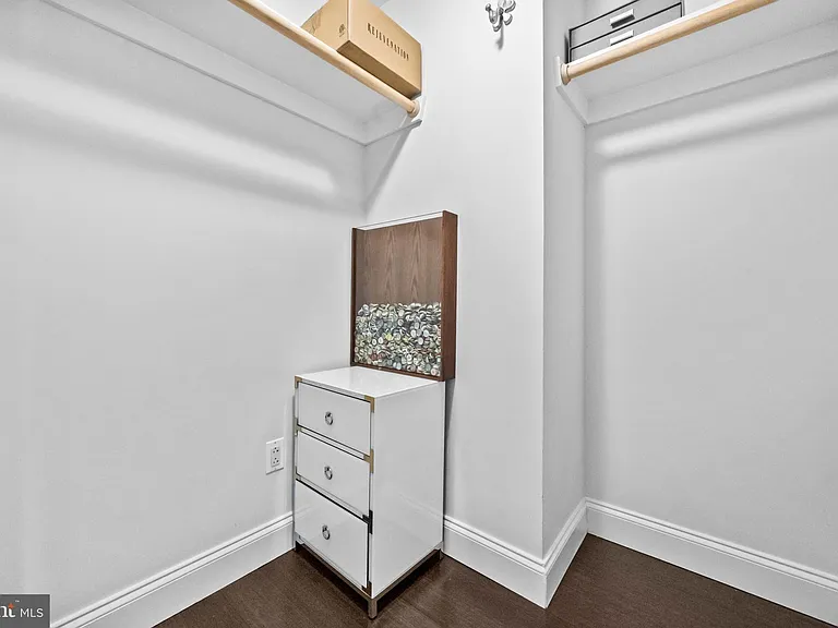 1020 N Highland St #907 — Photo 22