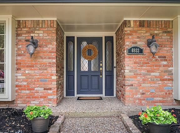 3rd image of 6932 Middle Cove Dr