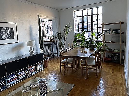 1st image of 72 Barrow St APT 2M