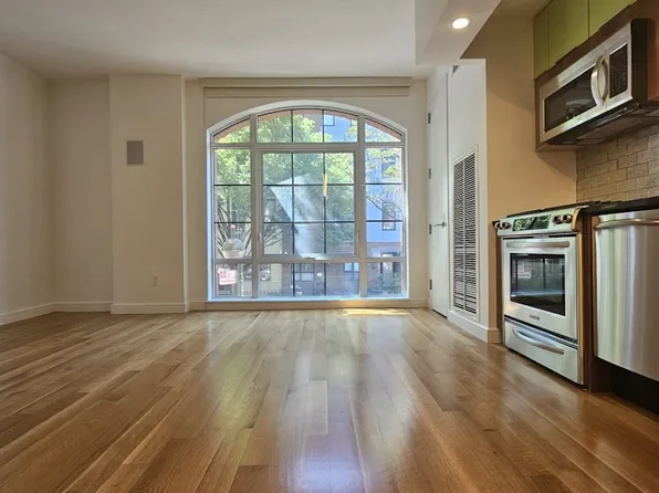 101 Bedford Avenue image 1 of 19