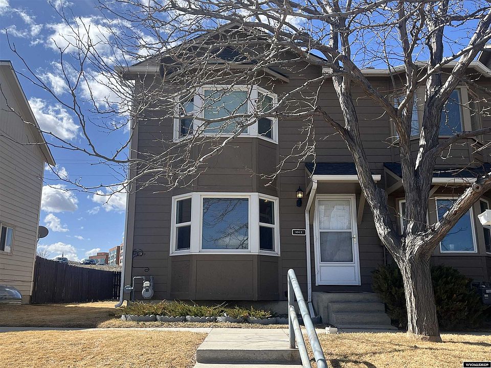 1st image of 104 E College Ct