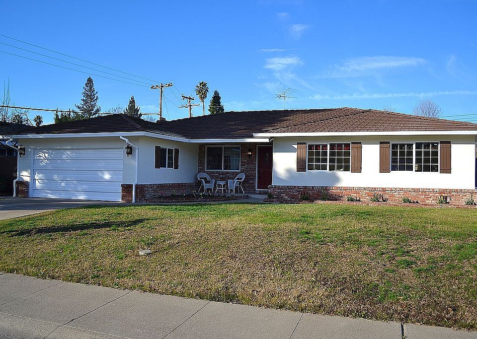 1st image of 6594 Lake Park Dr
