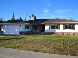 6594 Lake Park Dr, Sacramento, CA 95831