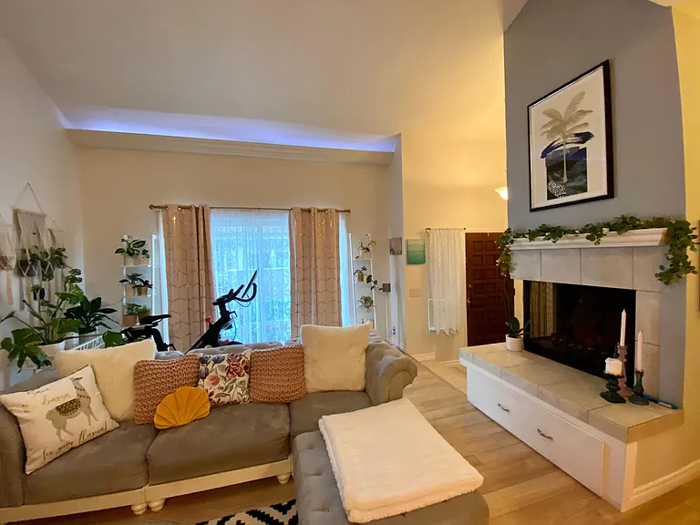 3275 Caminito Eastbluff #206 — Photo 2