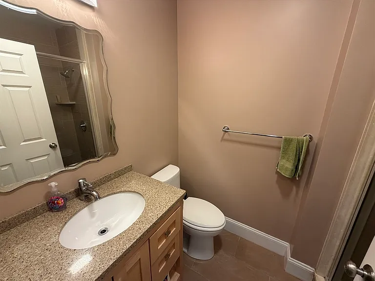 28-30 Chestnut St #28 — Photo 9