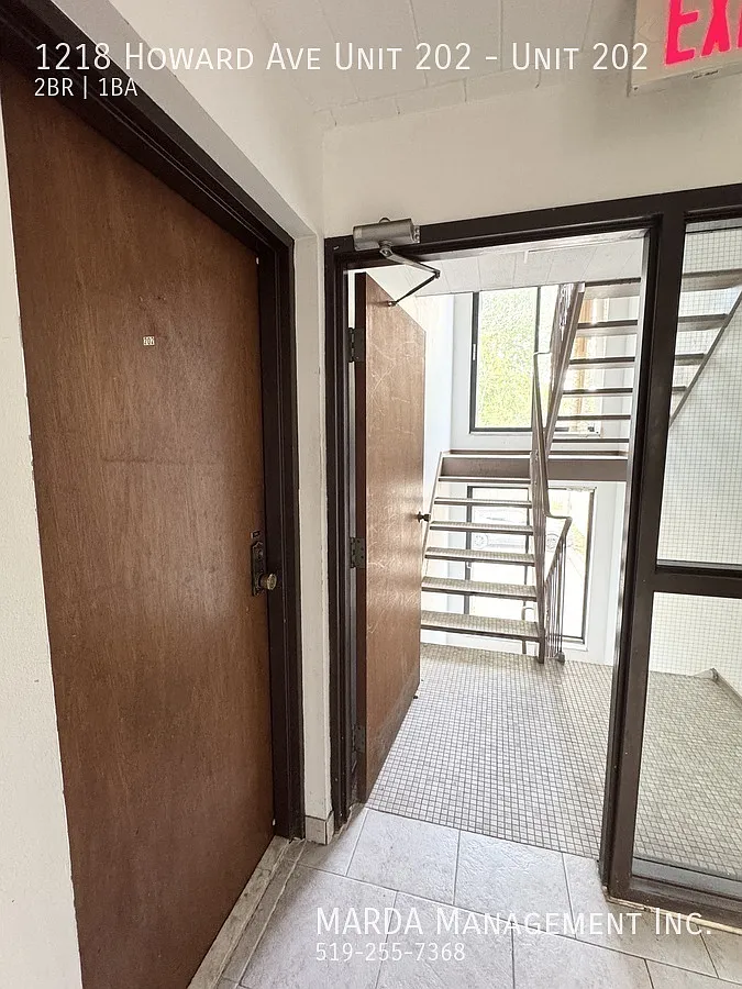 Building Photo - 1218 Howard Ave #202