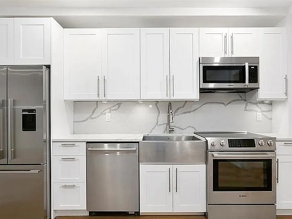 3rd image of 160 E 48th St #7KM3