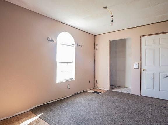 5th image of 1520 Amelia Ln