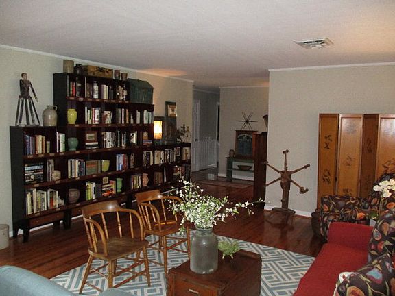5th image of 148 Crestview Dr