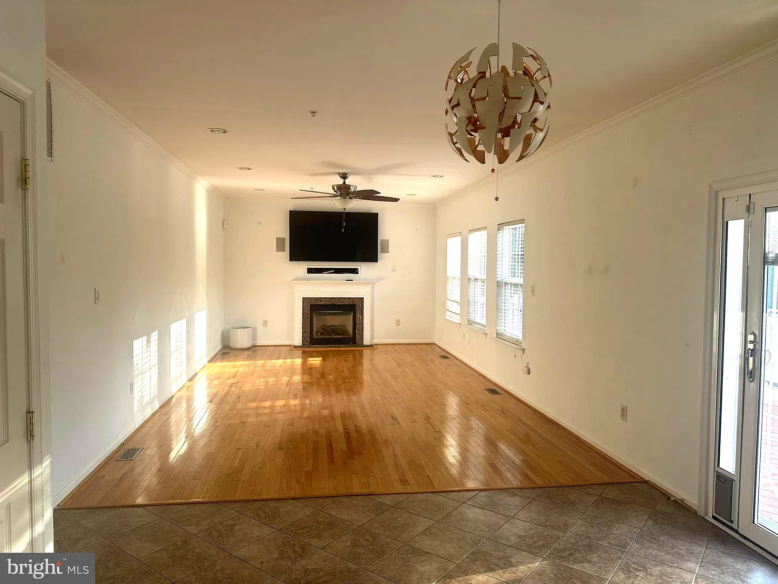 5 bed, 2.5 bath, 4700 sqft, $4,100 — Photo 2