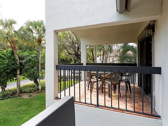 5th image of 11355 Pond View Dr APT D201