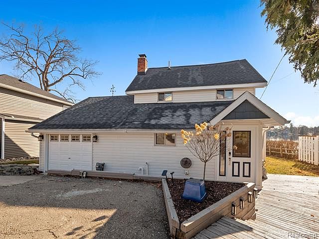 1st image of 344 Oak Ln