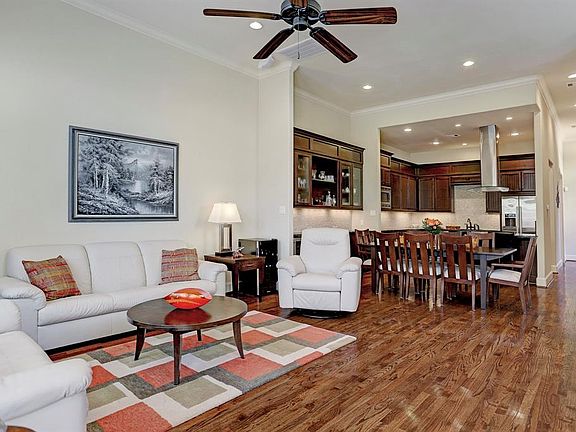 OPEN FLOOR PLAN! GREAT FOR ENTERTAINING